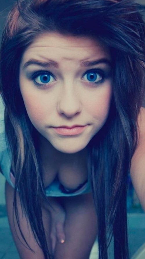 blue-eyes-cute-teen-girl-on-1080x1920a237ccd668e2c025.jpg